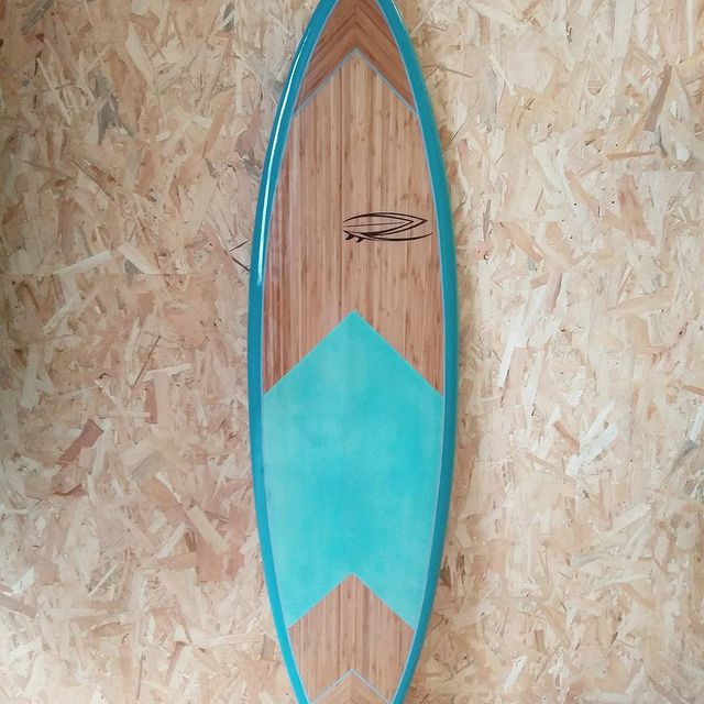 À la recherche d'une planche de surf en bois française