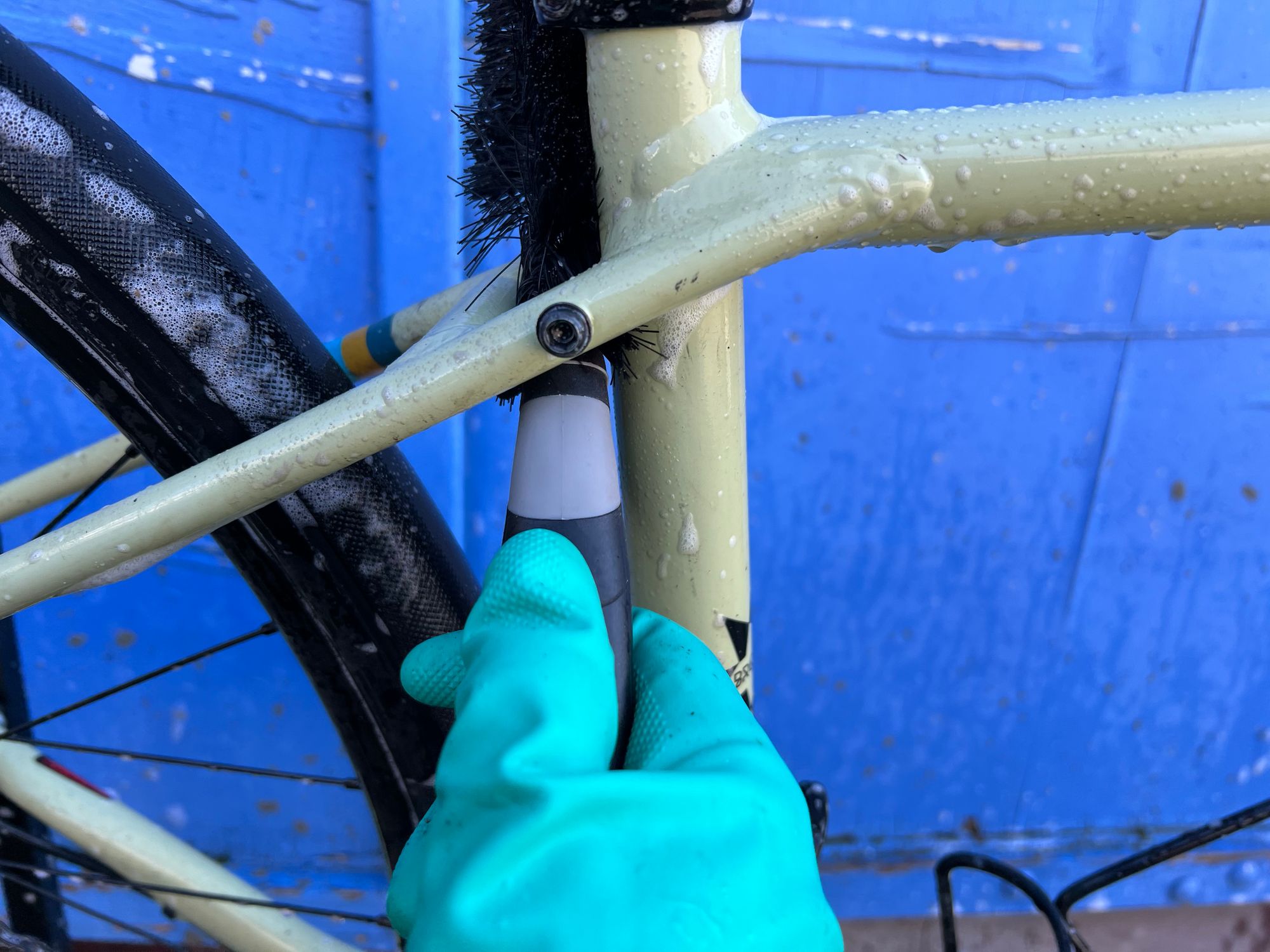 Lavage de gravel & test des produits d'entretien vélo Winsleek