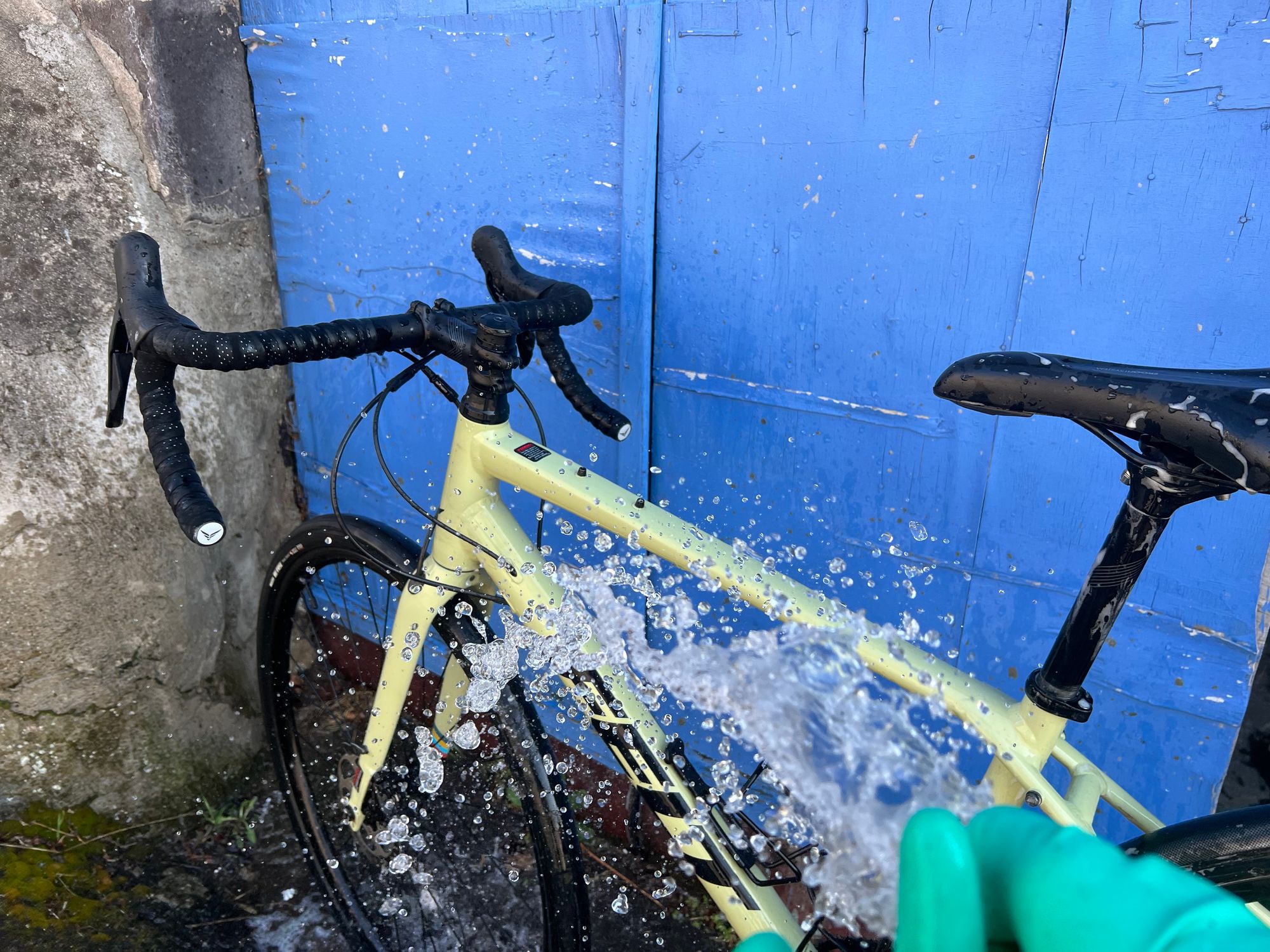 Lavage de gravel & test des produits d'entretien vélo Winsleek